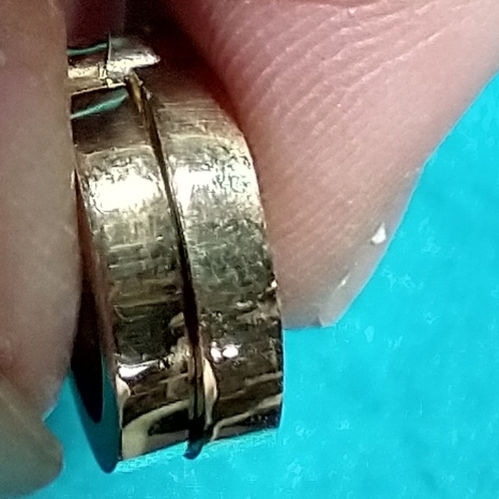 Goldtone post pierced earrings - Picture 2 of 4